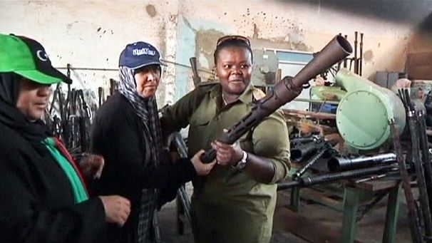Libya: military training for Benghazi women