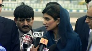 Pakistan and India foreign ministers meet