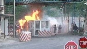 Nato troops retreat from Kosovo Serbs