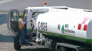 Boeing makes first biofuel transatlantic commercial flight