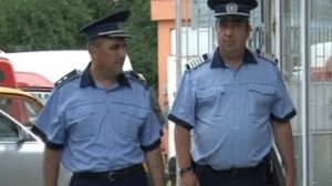 Romania plans mass police sackings