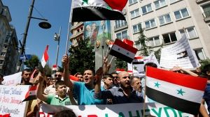 Syrian forces ‘target Homs residents’
