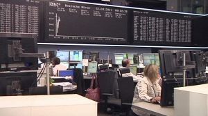 Share prices bounce back, oil down, gold up