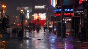 Eight dead as Hurricane Irene sweeps up US east coast