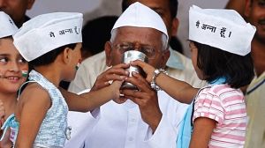 Inde : fin de la grève de la faim du militant anti-corruption