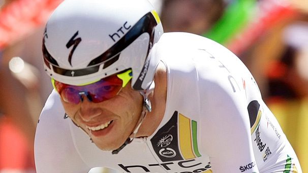 Martin wins time trial as Froome takes Vuelta lead