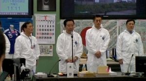 Le Premier ministre japonais visite la centrale de Fukushima