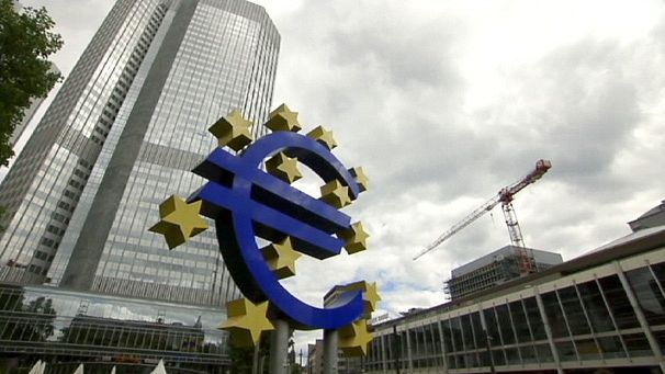 Recession fears keep euro zone rates on hold