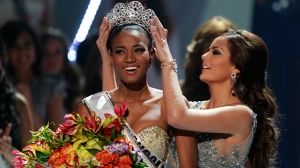 Miss Angola sacrée Miss Univers