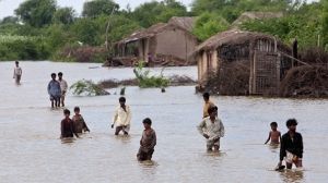 300,000 homeless in Pakistan flooding