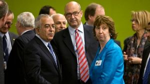 Diplomats try to avert Palestinian statehood crisis