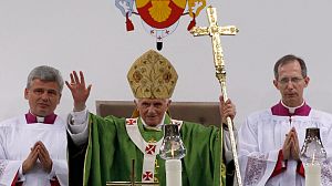 Pope holds open air mass in Berlin