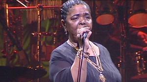 La légendaire Cesaria Evora met fin à sa carrière