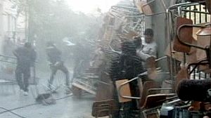 Chile students barricade themselves in school