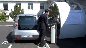 ‘Pay as you go’ electric cars unveiled in Paris