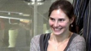 Knox flies home but prosecutors vow to appeal