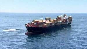 New Zealand combats spill pollution threat