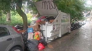 Grèce: les habitants d’Athènes subissent la grève et la pluie sans râler