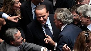 Silvio Berlusconi sauvé par les députés italiens, mais affaibli