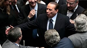 Italie : Silvio Berlusconi sauve son fauteuil, mais pour combien de temps ?