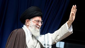 Le guide suprême iranien rejette les accusations de Washington