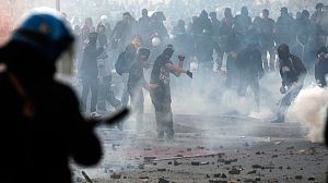 Les casseurs s’invitent parmi les “indignés” à Rome