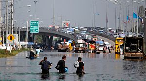 Thailand: Authorities fight to save Bangkok