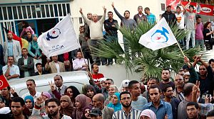 Poised to come first, Islamists cause alarm in Tunisia