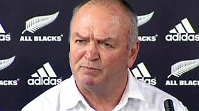 sport: Graham Henry steps down