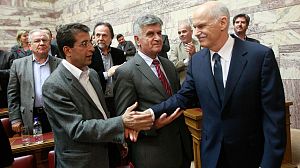 Grèce : les socialistes appellent Papandréou à démissionner