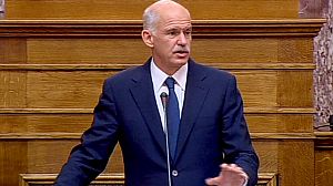 Papandréou prêt à abandonner le référendum
