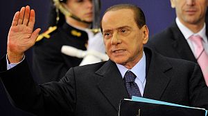 Berlusconi promet de ne pas se présenter aux législatives anticipées