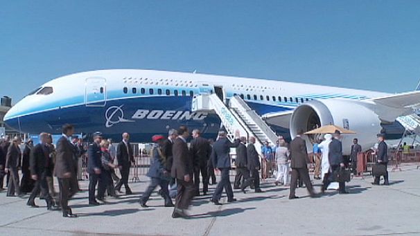 Dubai Airshow opens with a mega contract for Boeing