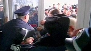 Man’s death fuels violent protest in Ukraine