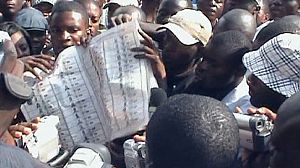 DR Congo ballot marred by arson and violence