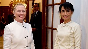 Myanmar’s Suu Kyi hails ‘historic’ meeting with Clinton