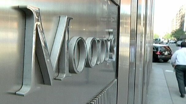 Moody’s downgrades three French banks