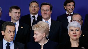 EU leaders win praise but euro doubts remain