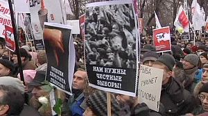 Медведев откликнулся на митинги, Facebook не убежден