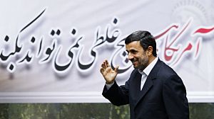 Ahmadinejad gets the shoe-throwing treatment