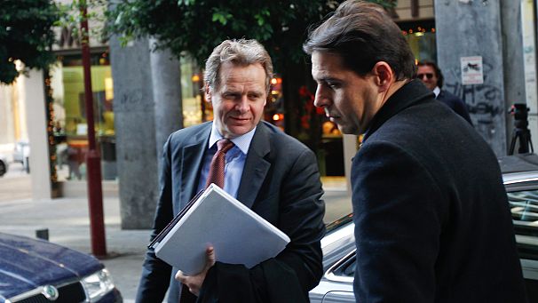Troika checks on Greece again