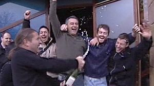 Espagne : “el Gordo” de la loterie de Noël remplit de joie tout un village
