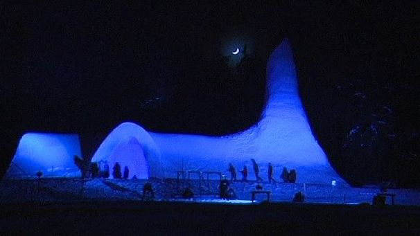 Una iglesia de hielo y nieve en Alemania