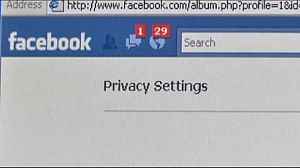 New Facebook worm threatens user security