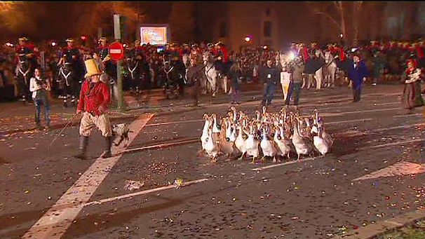 Colourful parade as journey of the three kings re-enacted in Spain