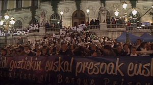 Thousands march to defend ETA prisoners