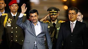 Ahmadinejad rallies support in Venezuela