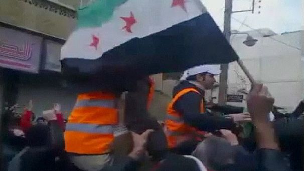 Syrians welcome Arab League observers