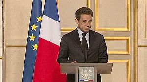 Sommet de crise : Sarkozy sur le terrain social, les syndicats sceptiques