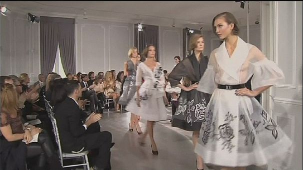 Versace und Dior zeigen Haute Couture